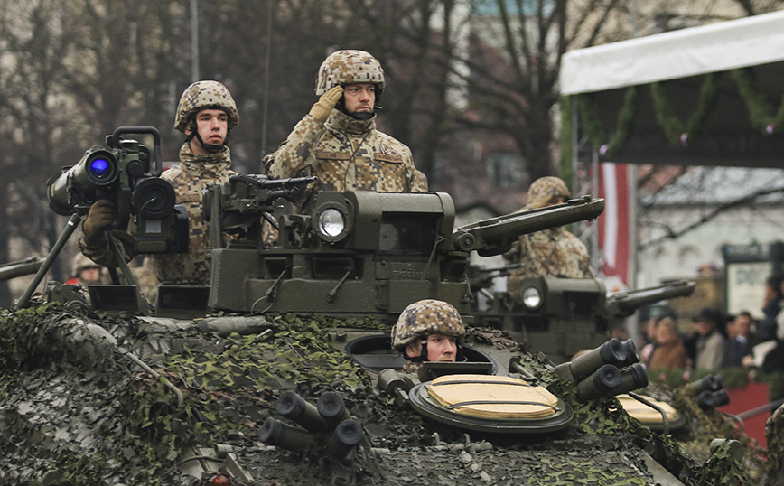 H Σουηδία στέλνει τάγμα του στρατού της στη Λετονία